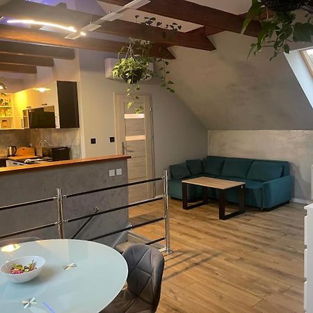Aparthotel Przytulny Zakatek Zerniki Wroclawskie Esterno foto