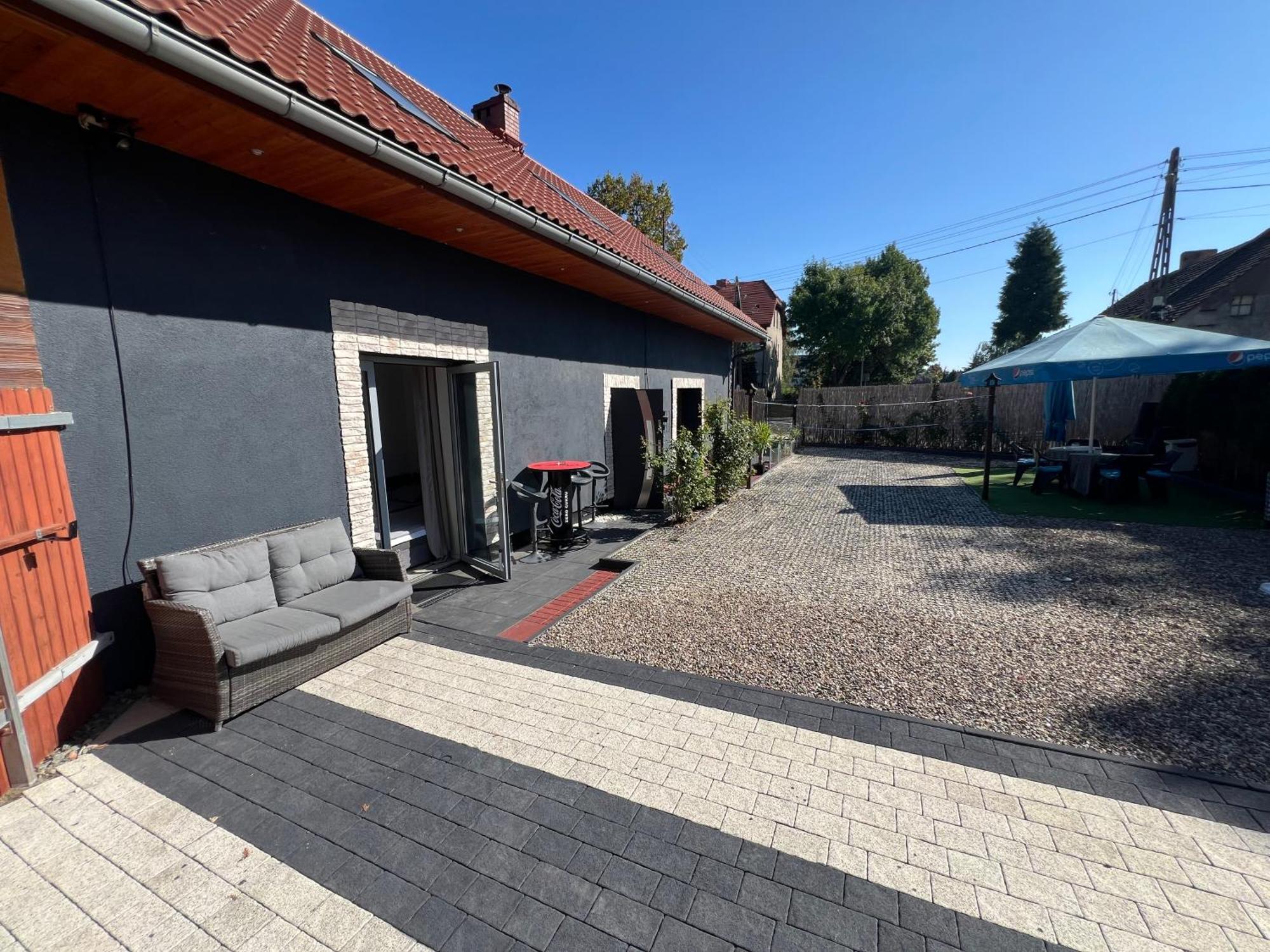 Aparthotel Przytulny Zakatek Zerniki Wroclawskie Esterno foto