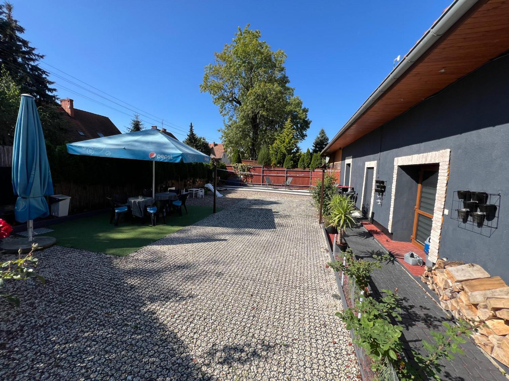 Aparthotel Przytulny Zakatek Zerniki Wroclawskie Esterno foto